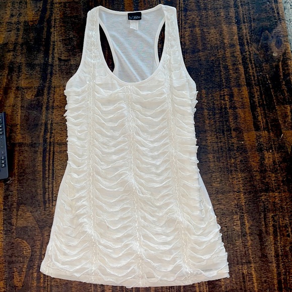 Tank - Picture 1 of 4